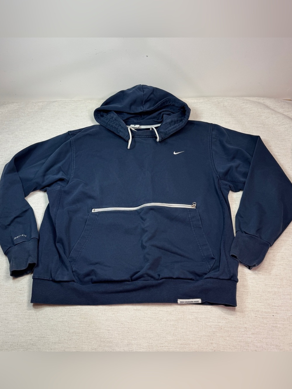 Nike Dri fit standard issue Men L hooded pullover sweatshirt hoodie navy blue